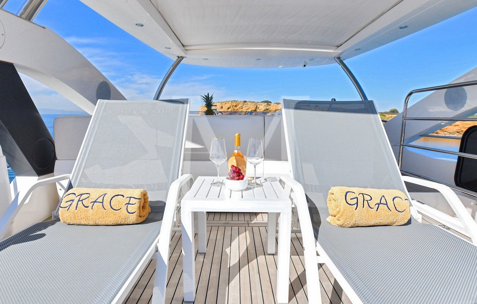 Sunseeker_Grace_XI_sundeck4
