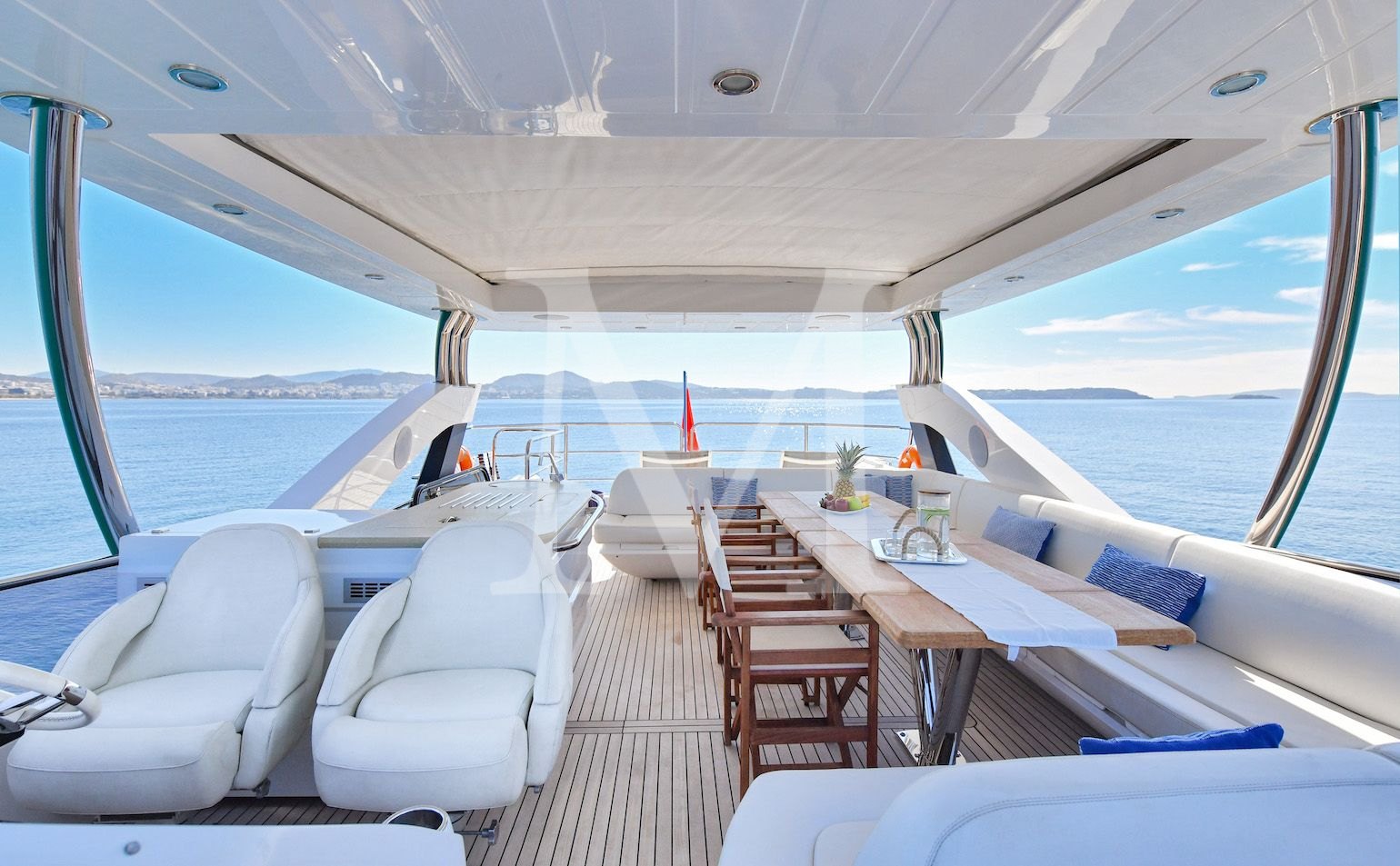 Sunseeker_Grace_XI_sundeck