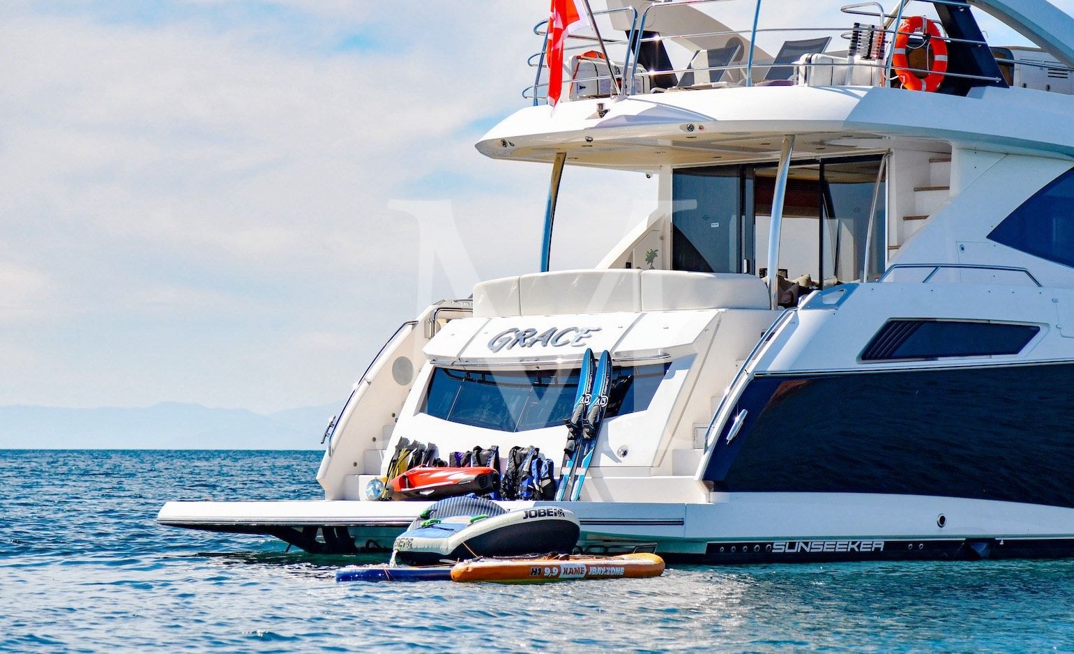 Sunseeker_Grace_XI_family_charter_greece