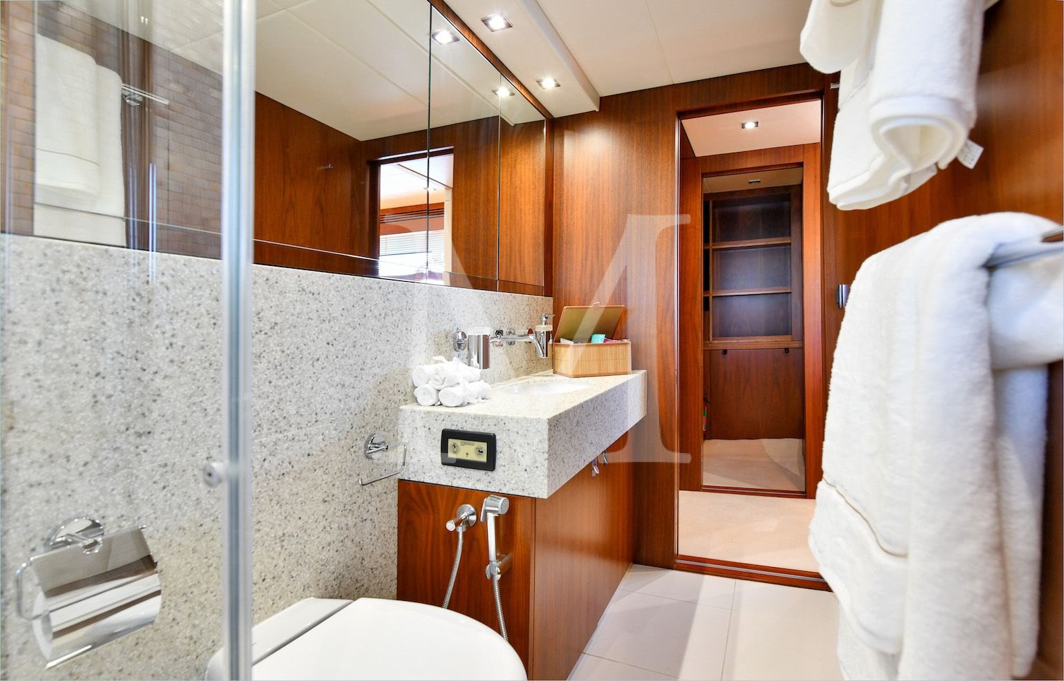 Sunseeker_Grace_XI_MAster_ensuite