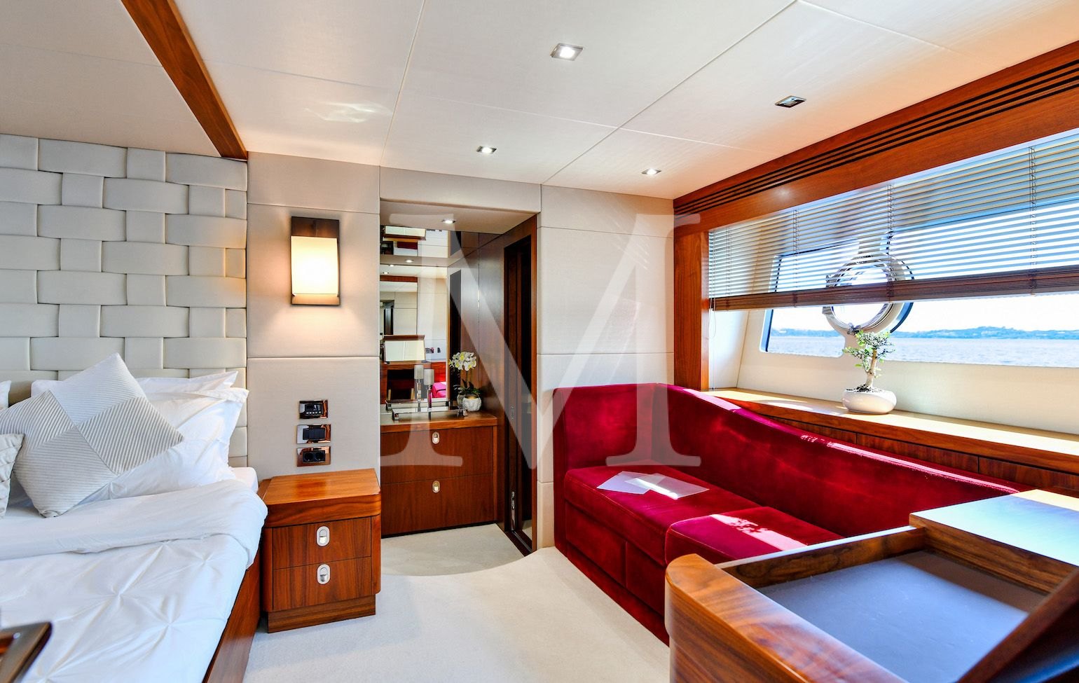 Sunseeker_Grace_XI_master_sofa