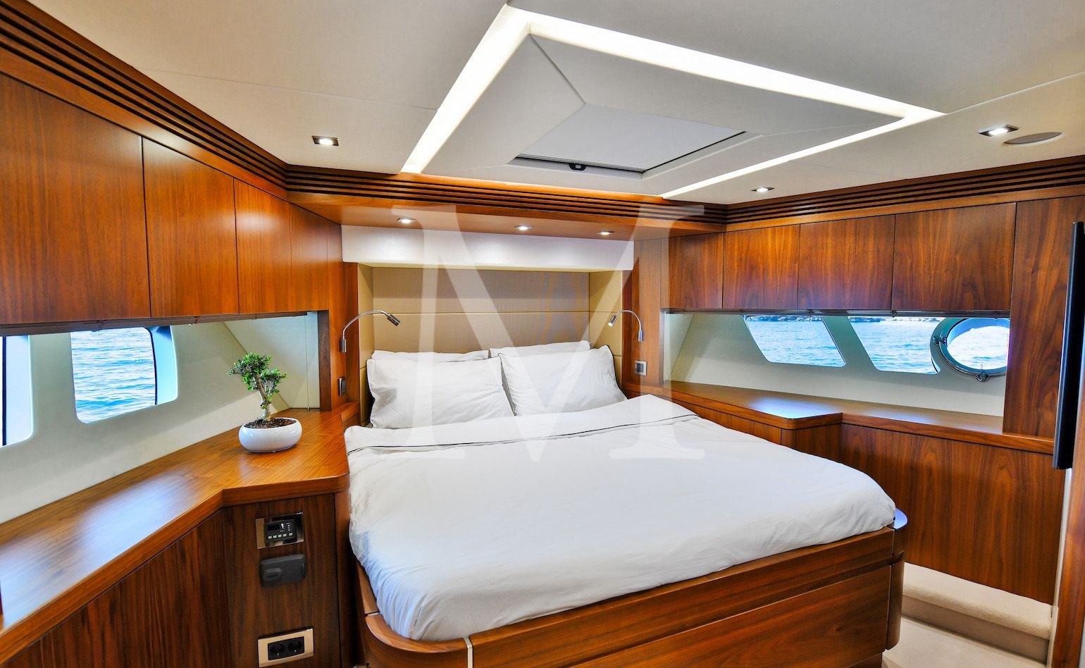 Sunseeker_Grace_XI_VIP