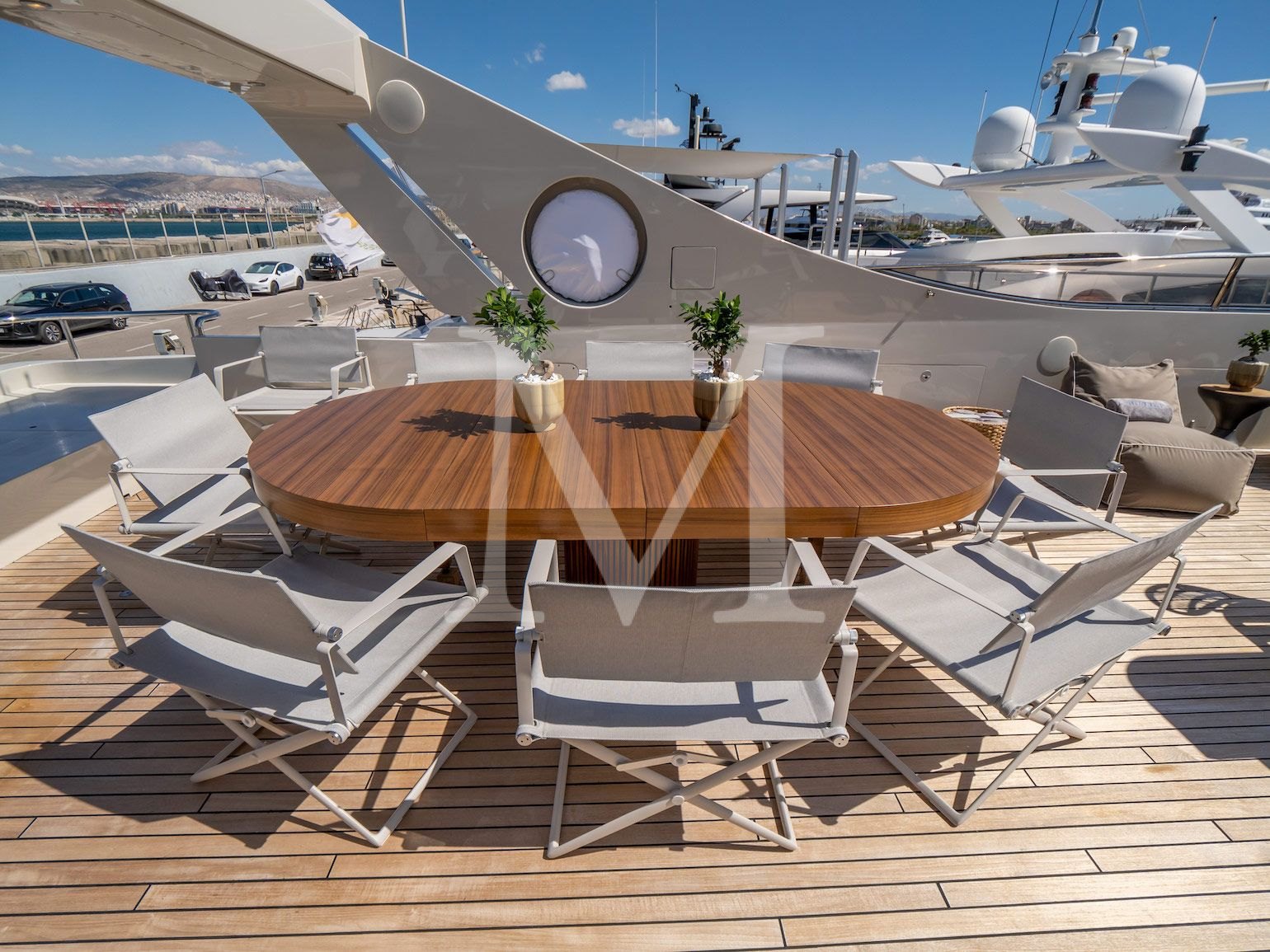 BUBBLY_sundeck3