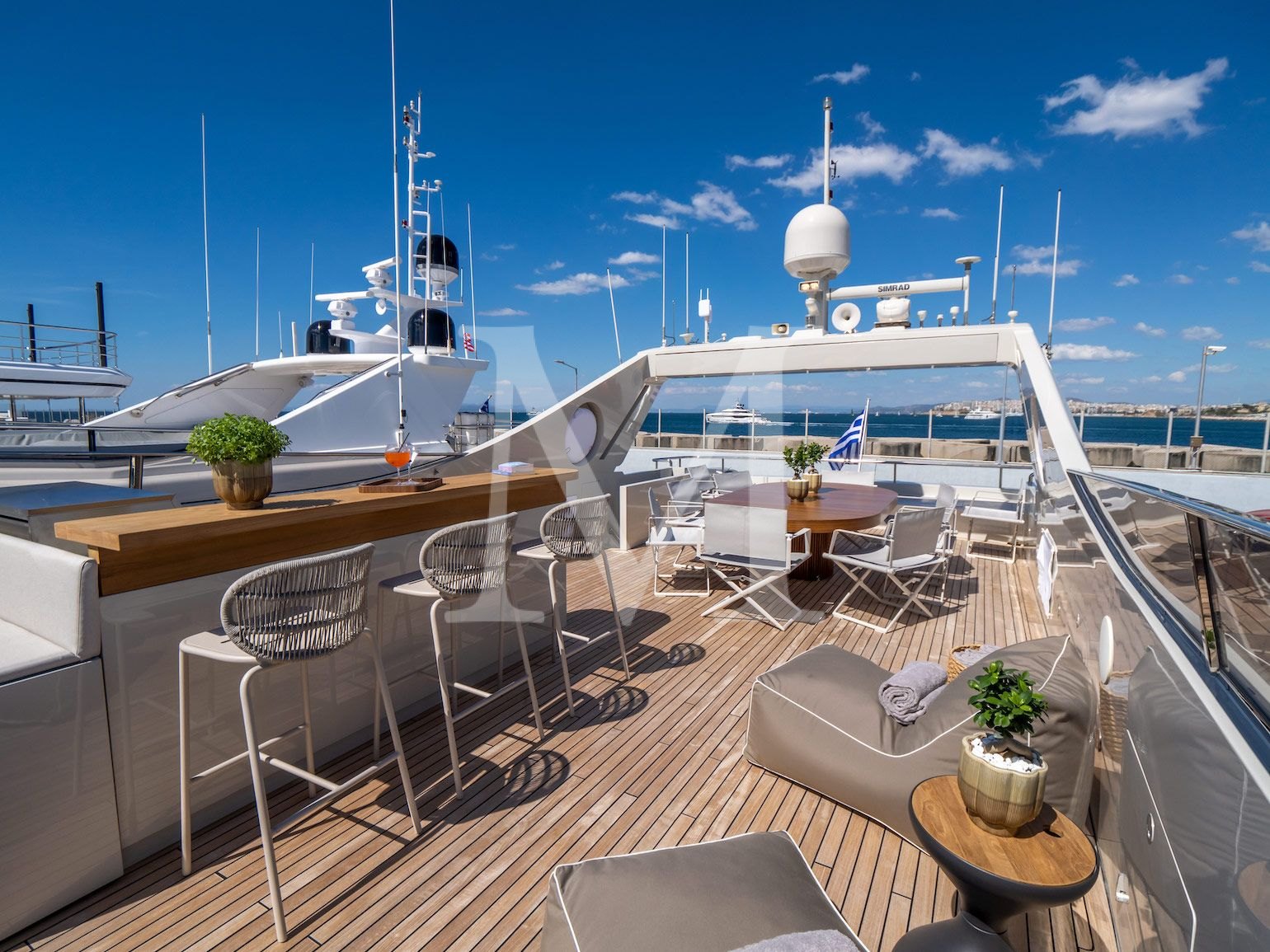 BUBBLY_sundeck