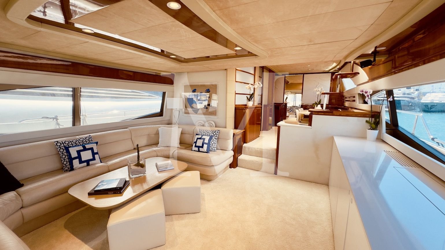 Arcelia_ferretti_yacht_charter_salon