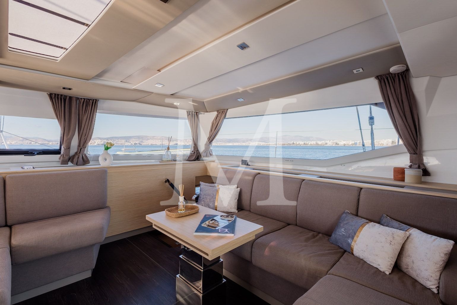 KEBISIKS catamaran charter Greece_salon
