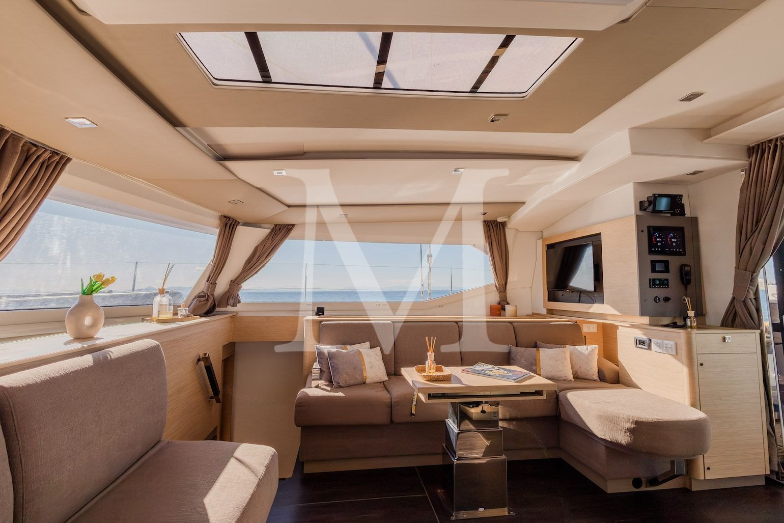KEBISIKS catamaran charter Greece_salon3