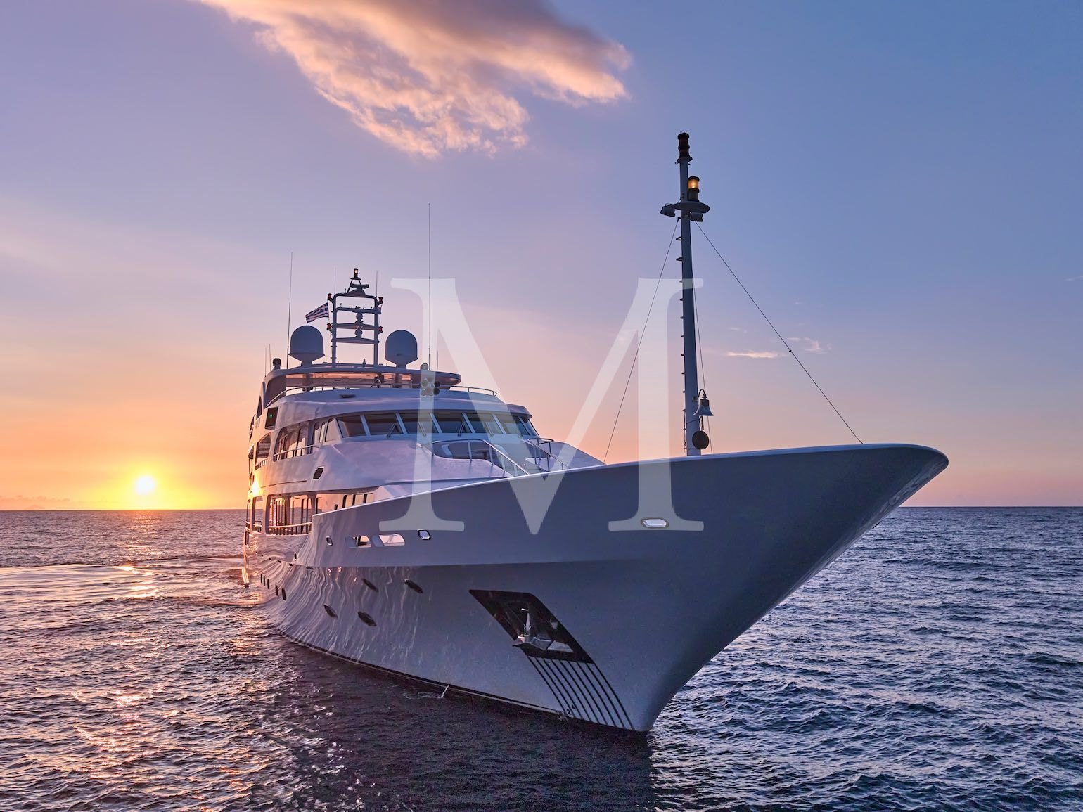 SOJO_benetti_yacht_charter