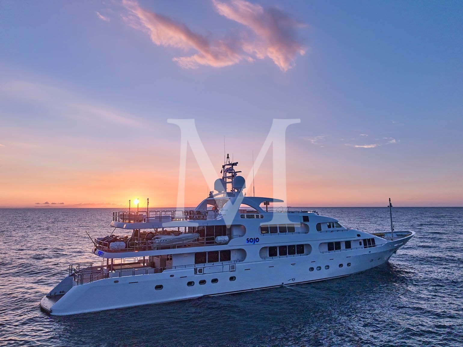 SOJO_benetti_charter