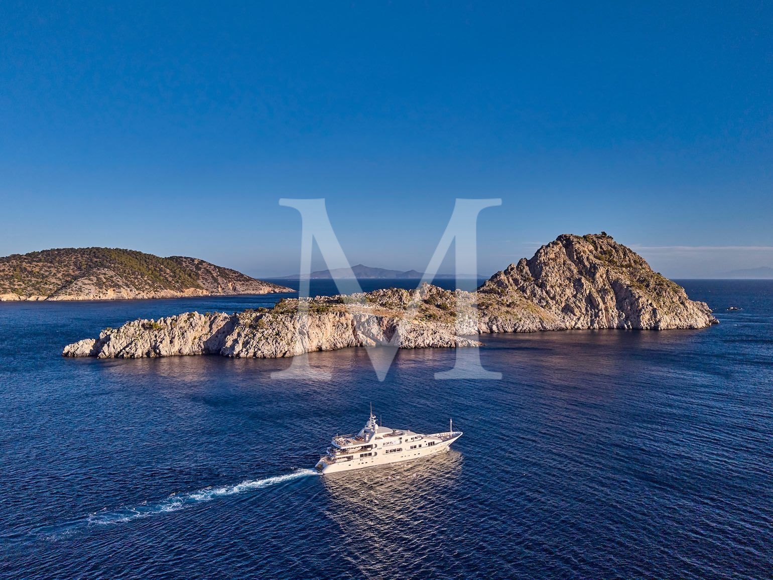 SOJO_in_greece_for_charter