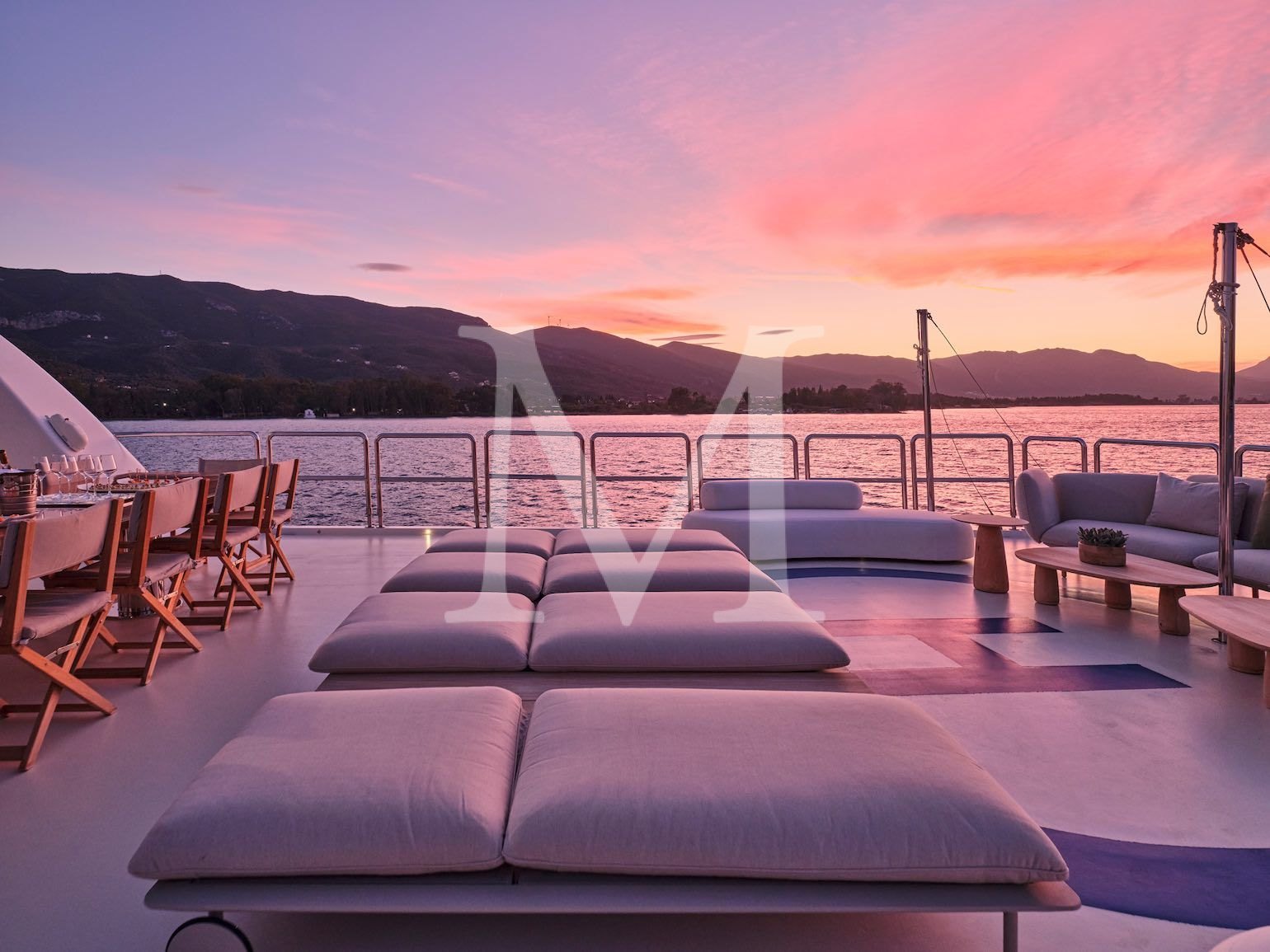 SOJO_sundeck_by_night_beds