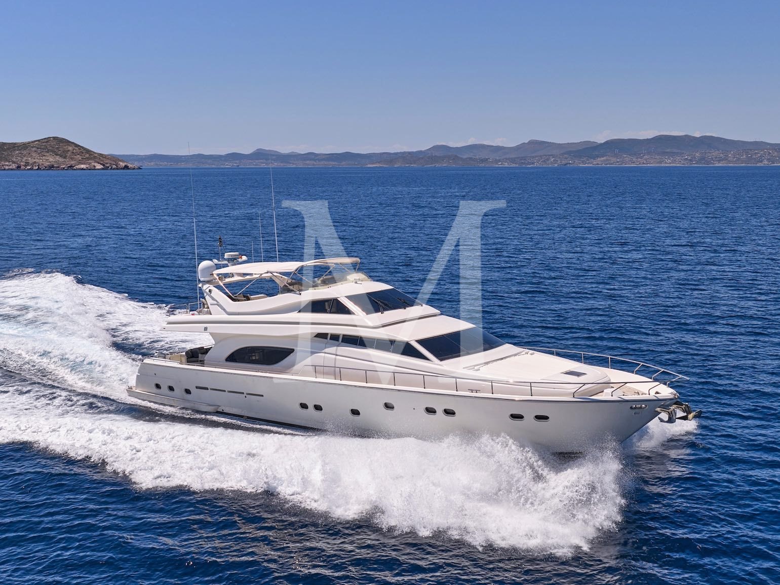 APEIRON_BLUE_YACHT_charter