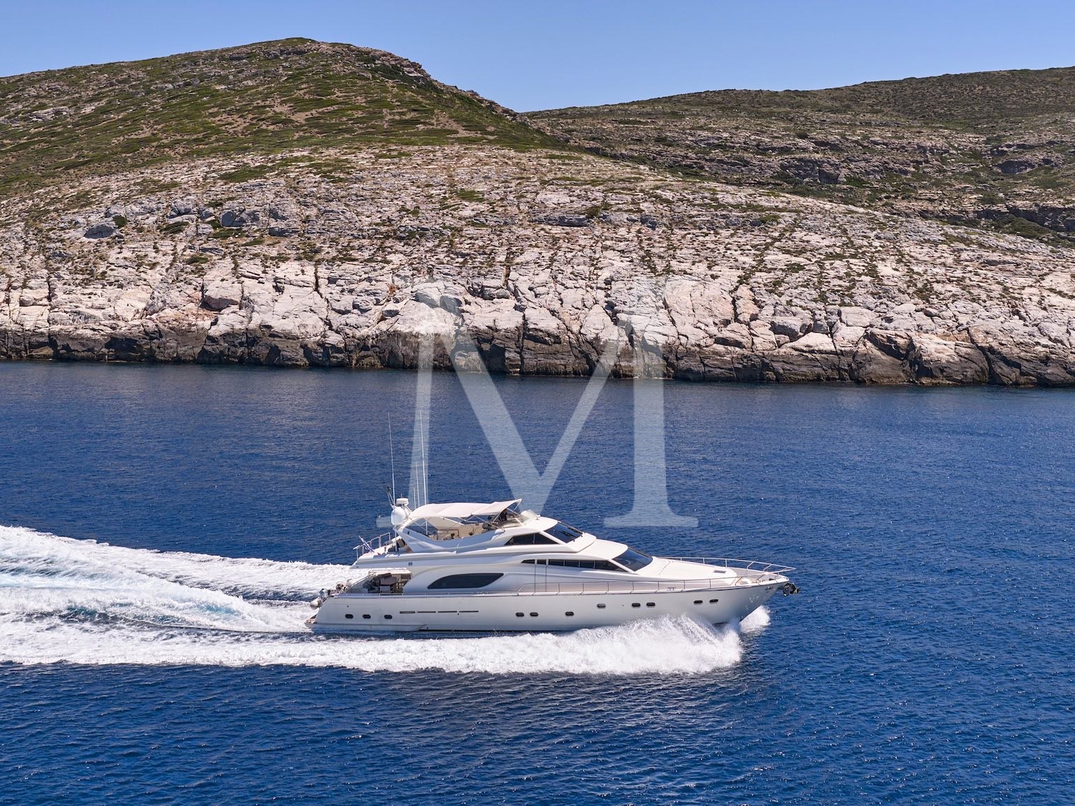 APEIRON_BLUE_YACHT_CHARTER_cruise