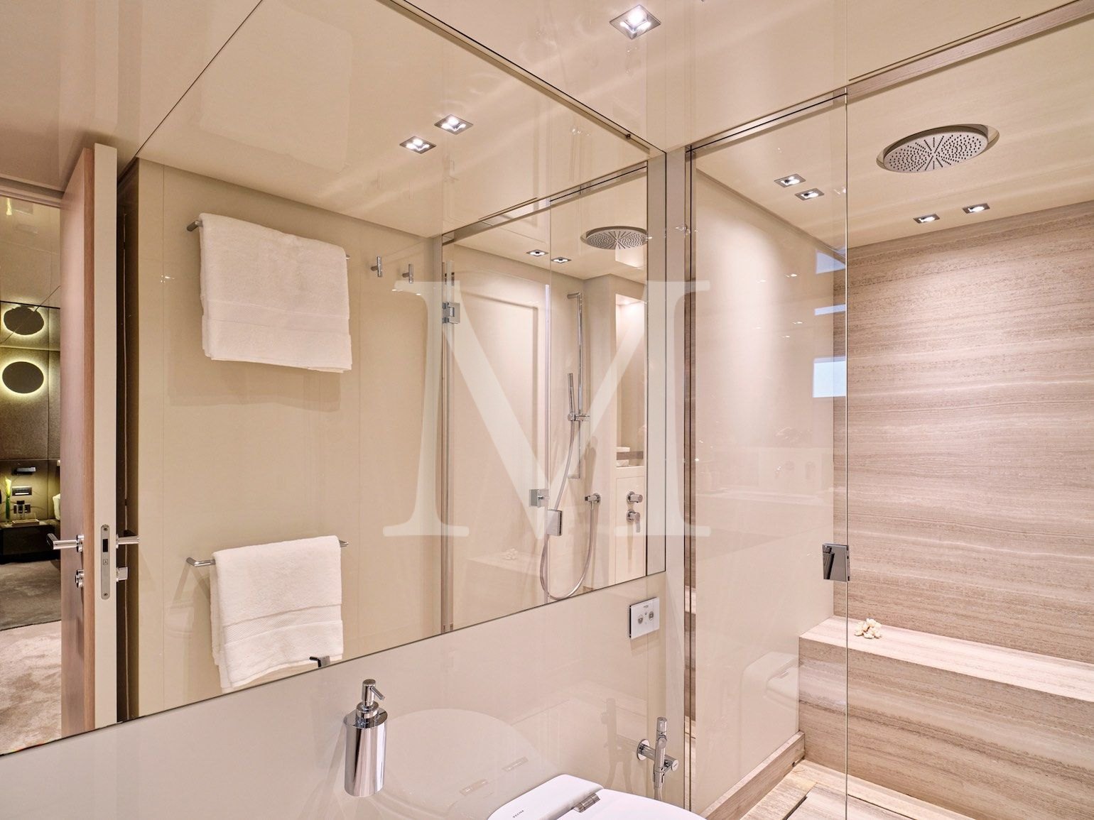 Dellagrazia_Sanlorenzo_SX88_charter_greece_Master_bath