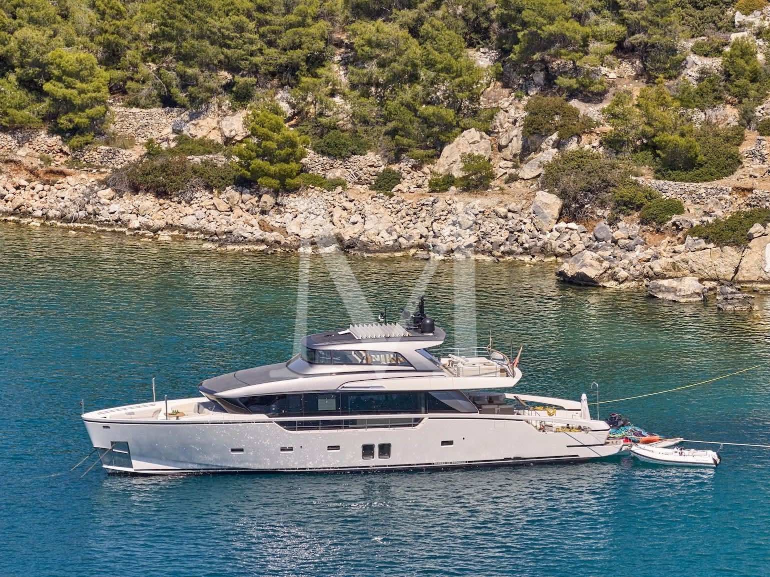 Dellagrazia_Sanlorenzo_SX88_unique_charter_greece