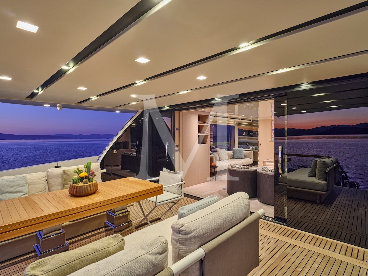 Dellagrazia_Sanlorenzo_SX88_charter_greece_afdeck_view2