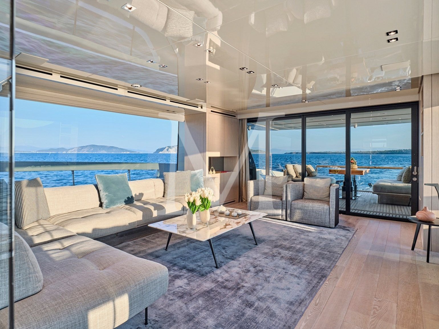 Dellagrazia_Sanlorenzo_SX88_charter_greece_salon4