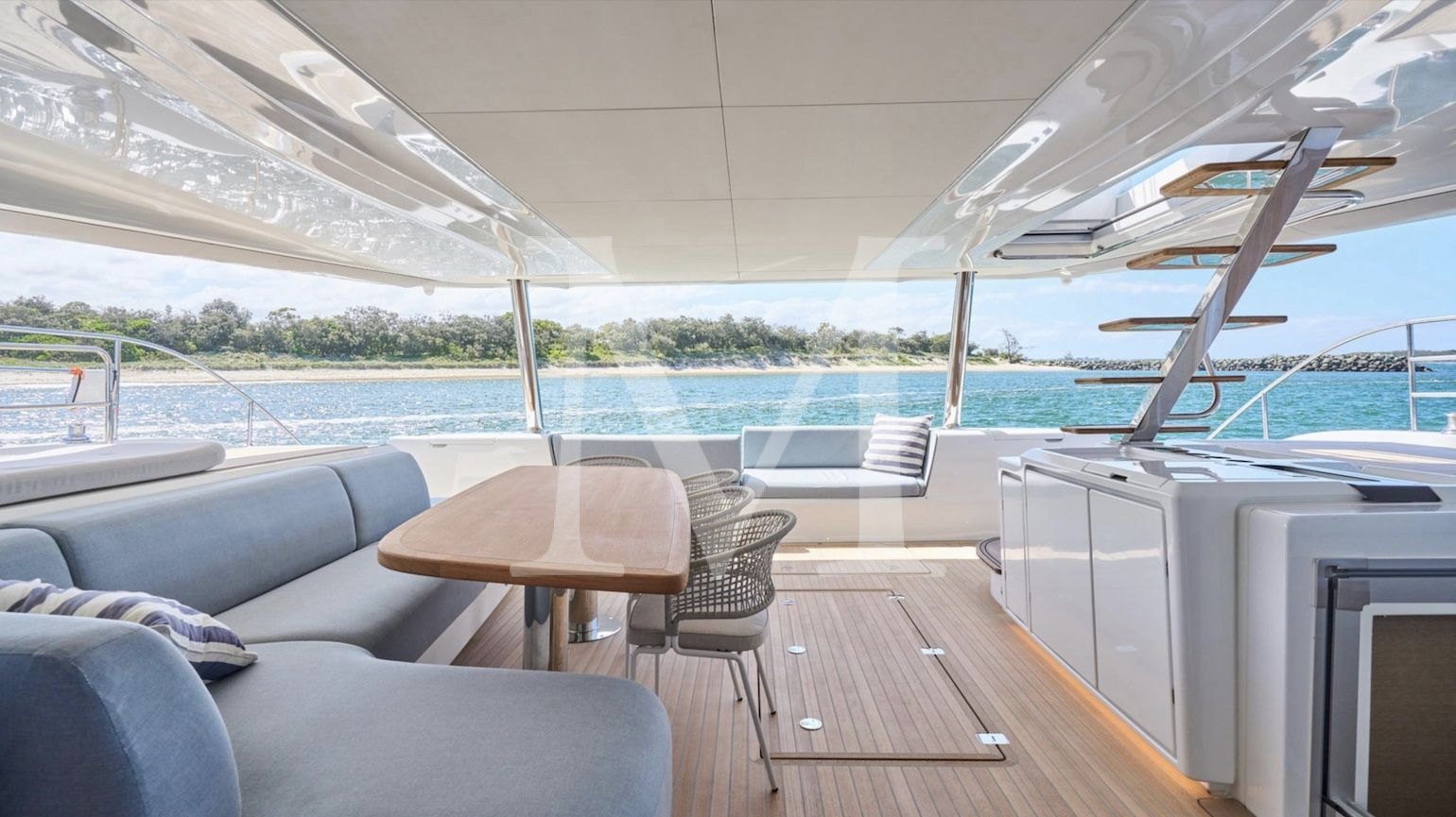 Amarea New Lagoon 65_aft
