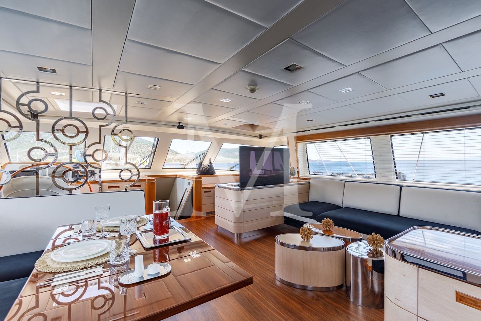 VAY_yacht_salon_4
