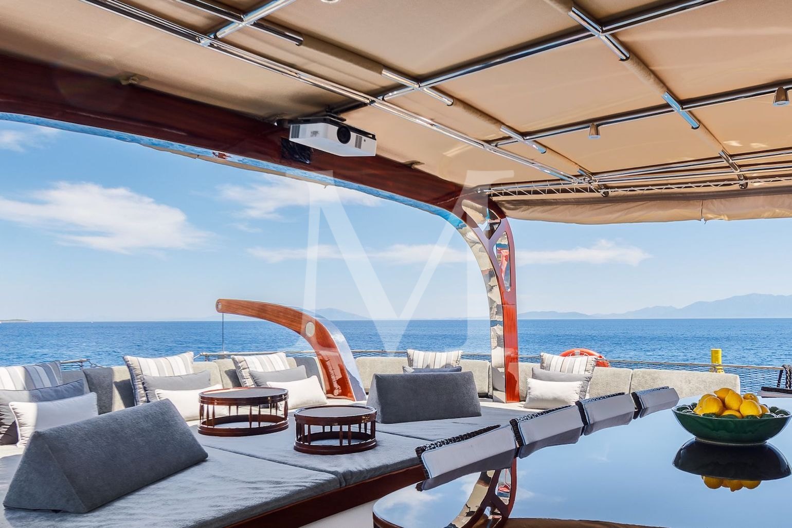 VAY_sailing_gulet_charter_aft