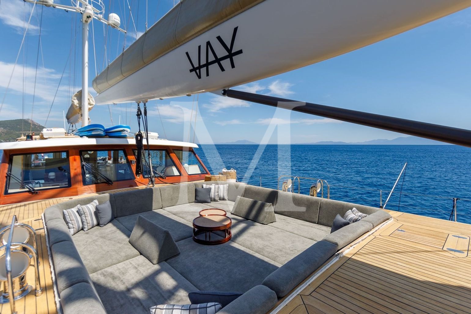 VAY_sailing_gulet_charter_sunpads