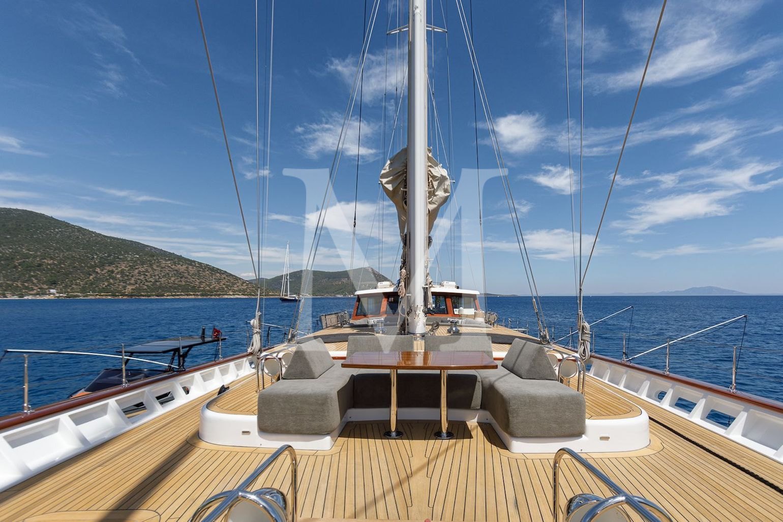 VAY_sailing_gulet_charter_bow