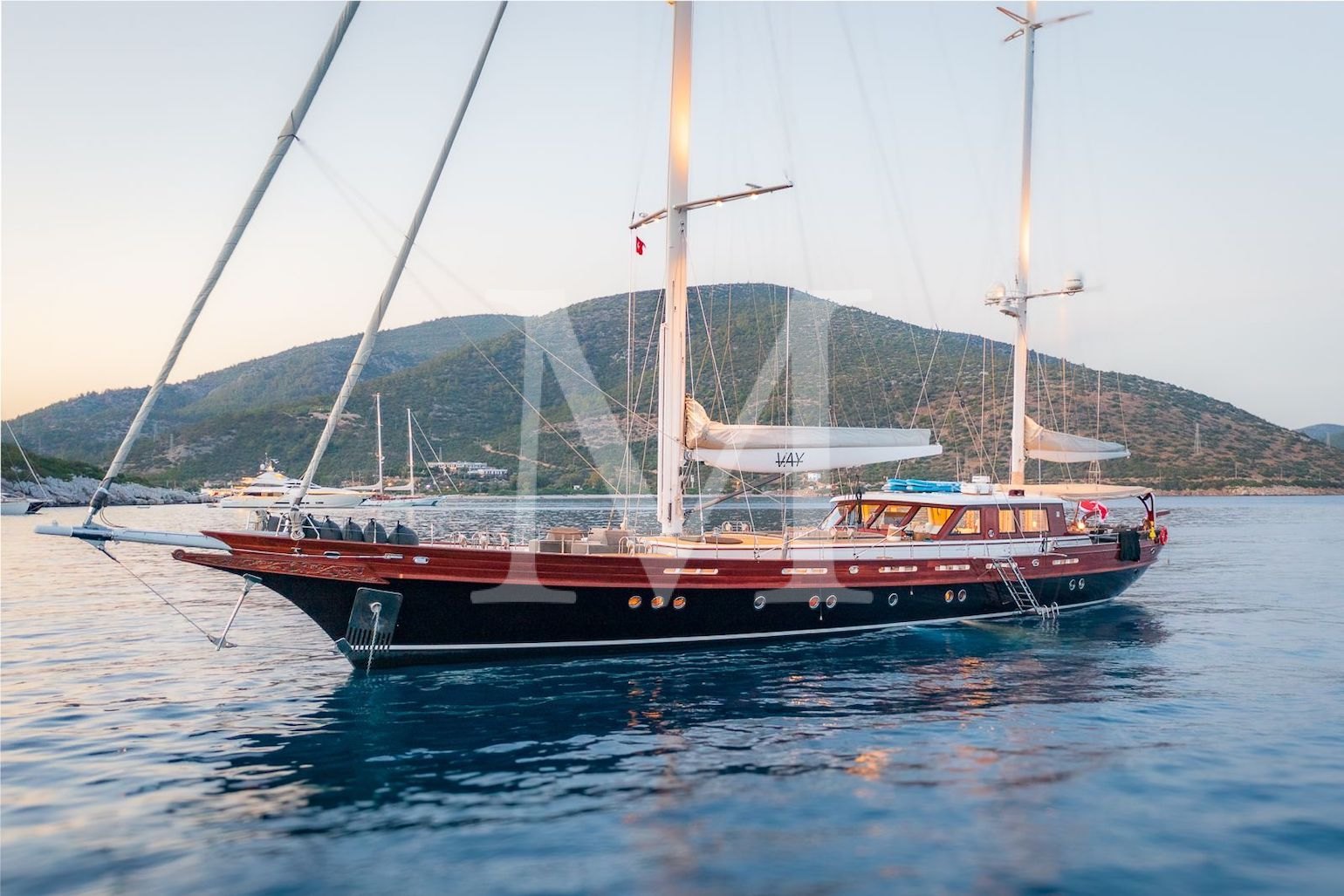 VAY_sailing_gulet