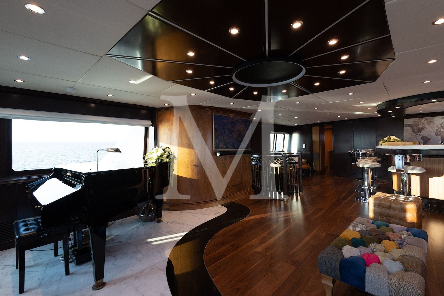 Kokomo_Nights_yacht_charter_greece_upper_deck_interior2