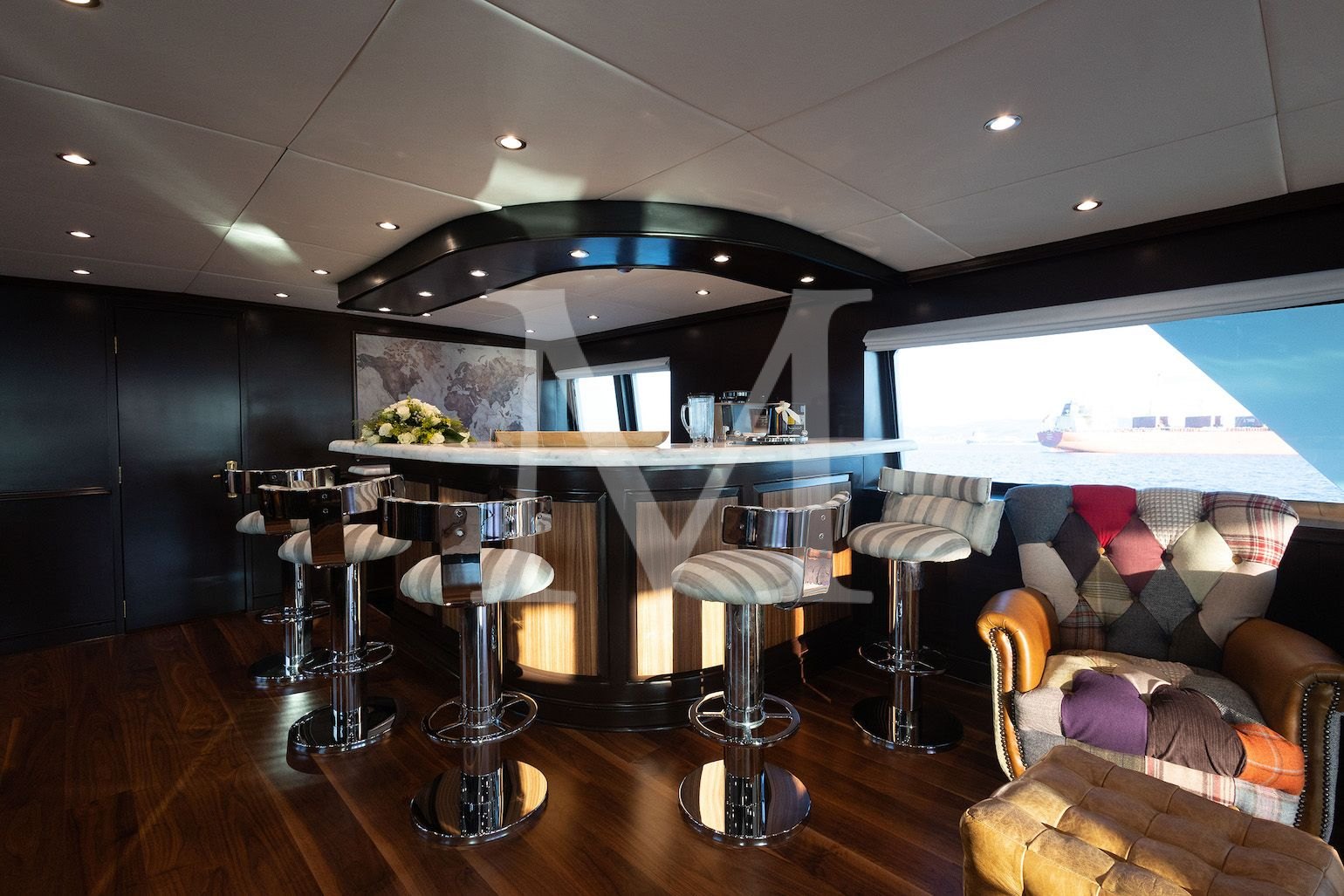 Kokomo_Nights_yacht_charter_greece_upper_deck_bar