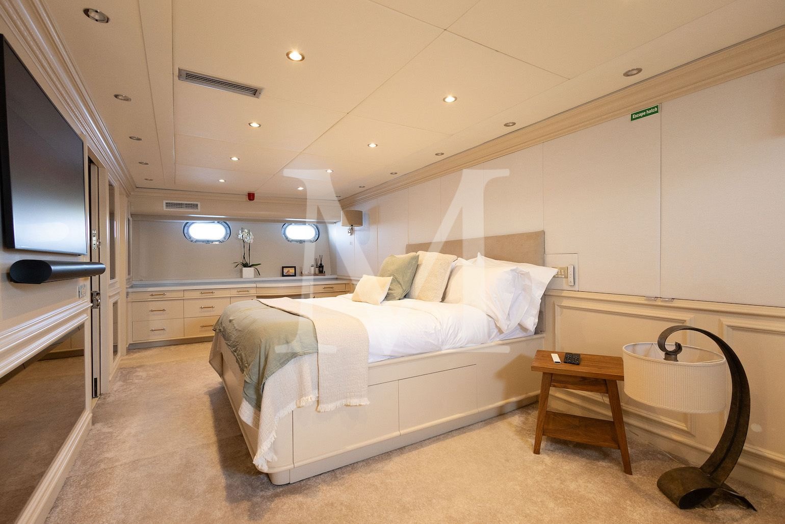 Kokomo_Nights_yacht_charter_greece_lower_master_