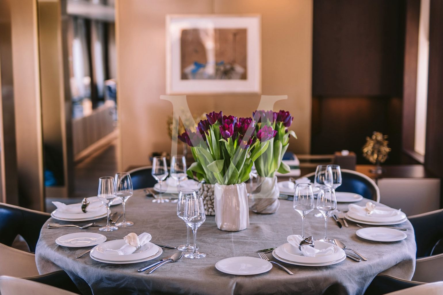 Anassa_A_ferretti_charter_Greece_salon_dining_details