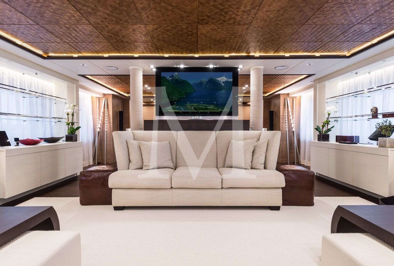 the 50m I Nova explorer main salon tv