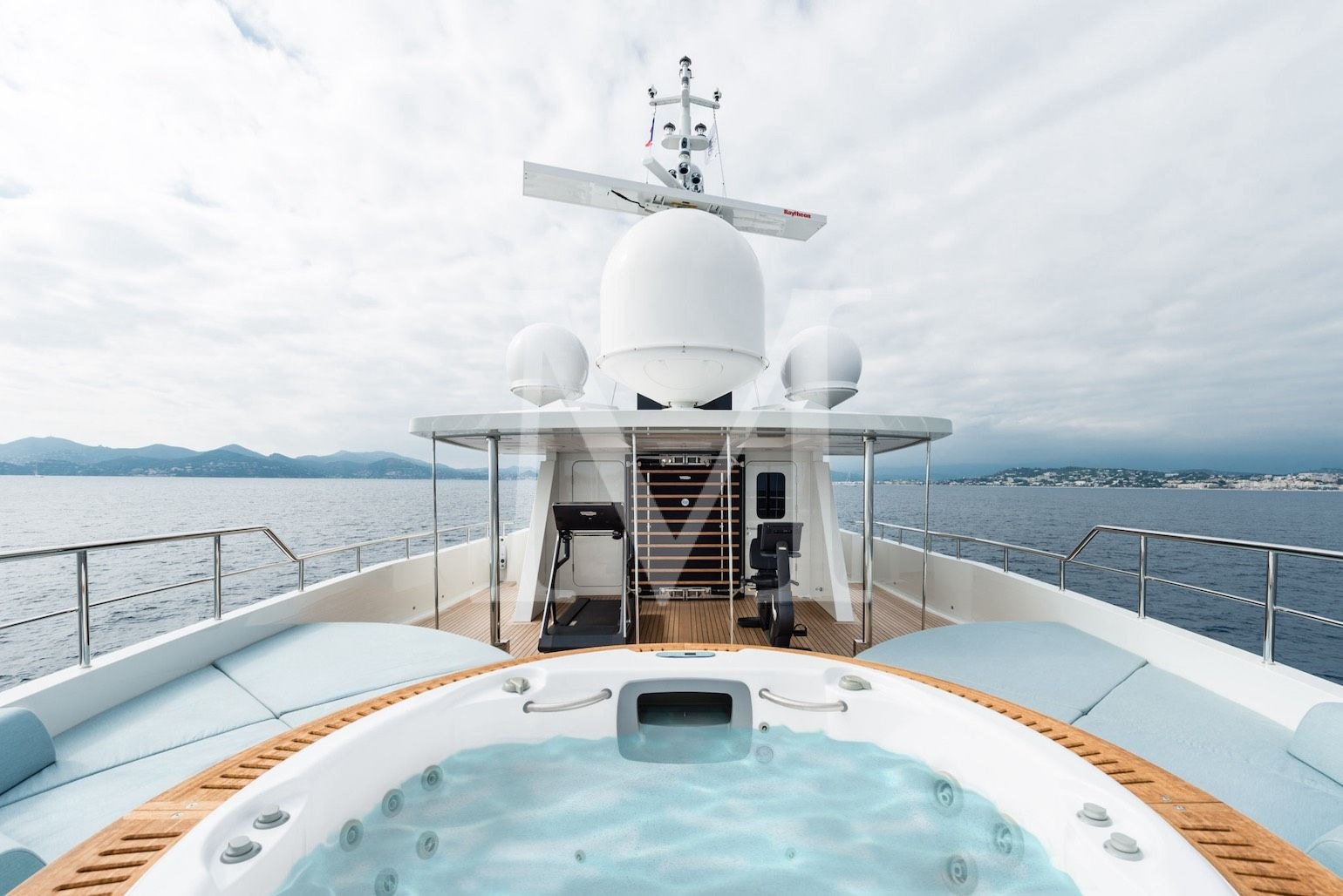 the 50m I Nova explorer yacht Jacuzzi2