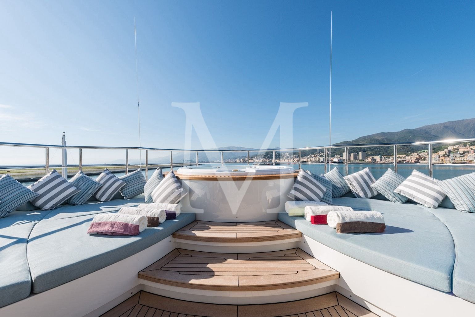 the 50m I Nova explorer yacht Jacuzzi