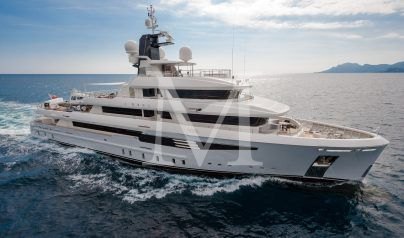 I Nova explorer yacht