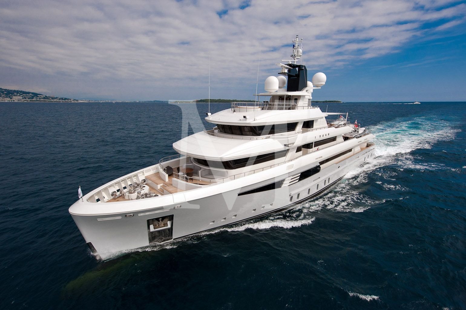I Nova explorer yacht charter