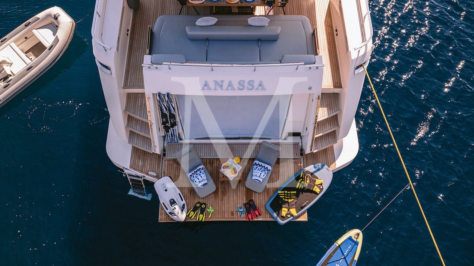 Anassa_A_ferretti_charter_toys