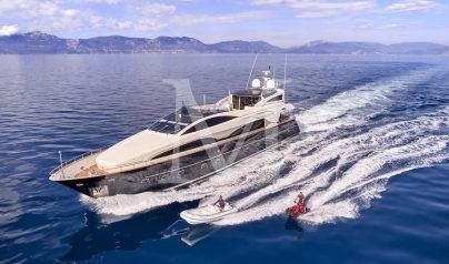 yacht Beyond RIVA