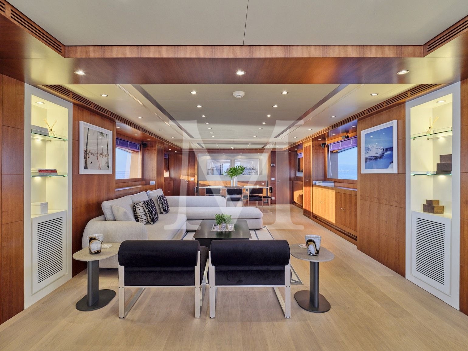charter yacht Beyond RIVA 36m - main salon