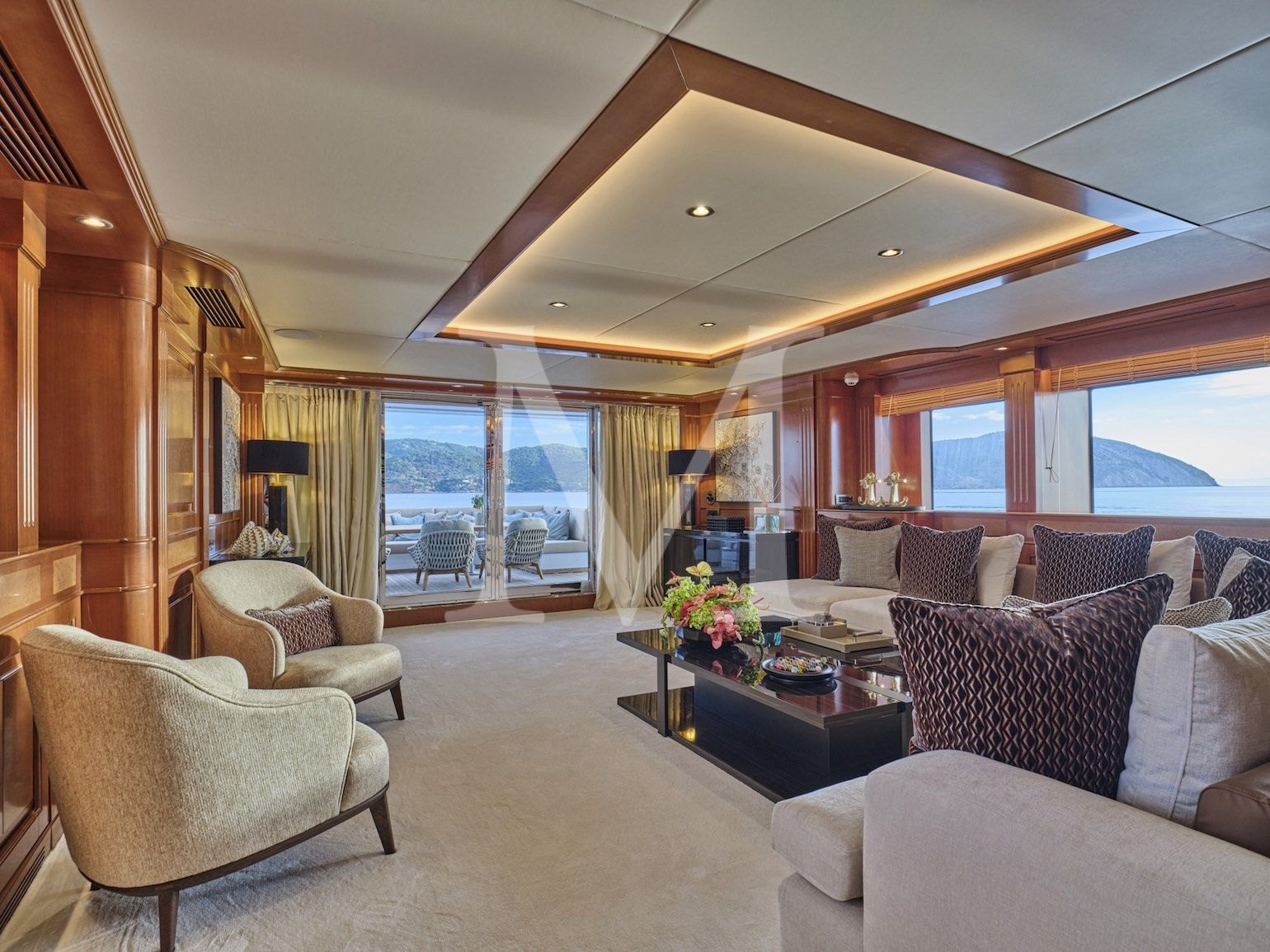 Celia P yacht main salon aft looking
