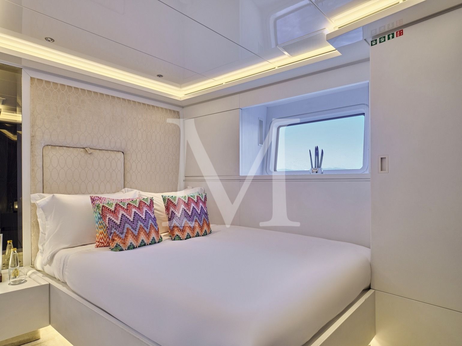 charter yacht 5 double cabins GALA I Benetti