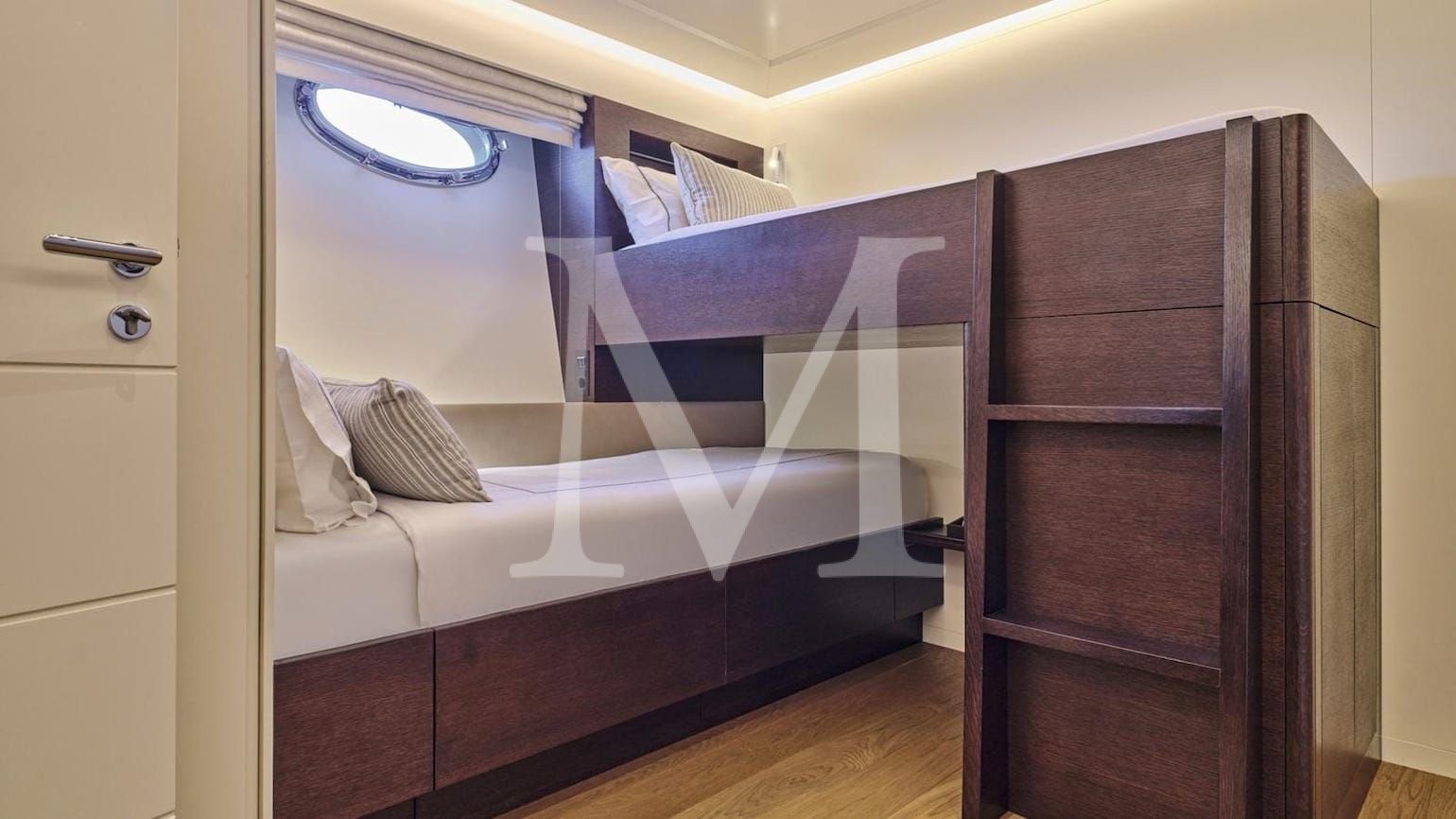 Twin cabin yacht once more