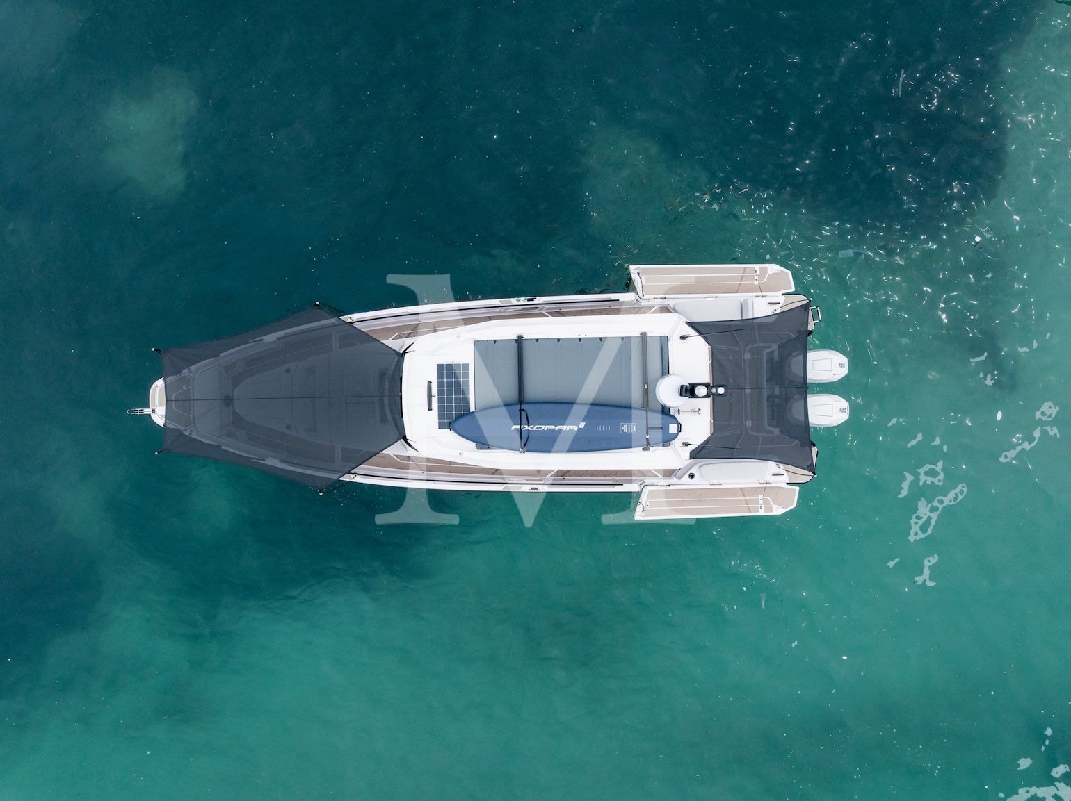 axopar_38_Sun_TOP_2026_chase_tender_rental_greece