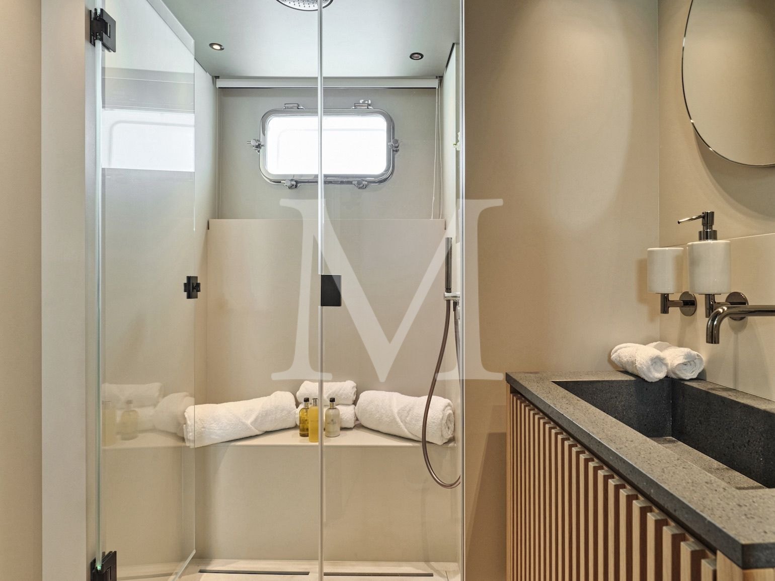 twin guest cabin bestia ensuite