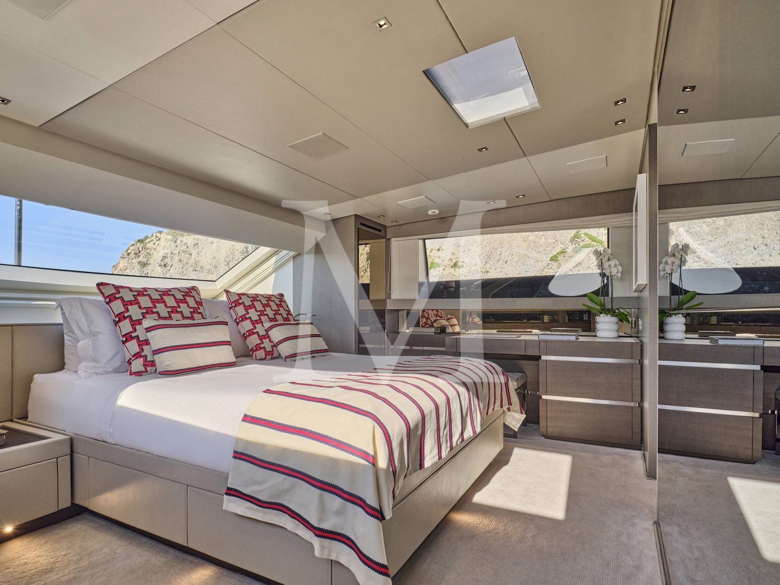 Charter yacht Alein greece main master other view