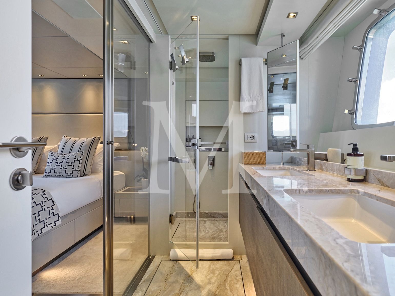 Charter yacht Alein greece lower master ensuite