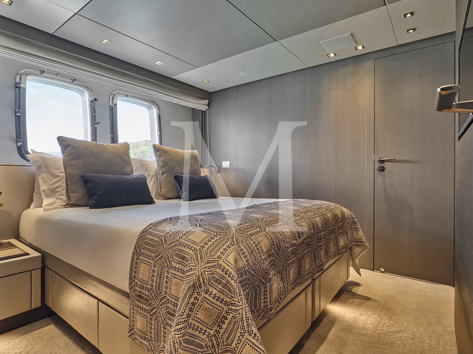 Charter yacht Alein greece guest cabin