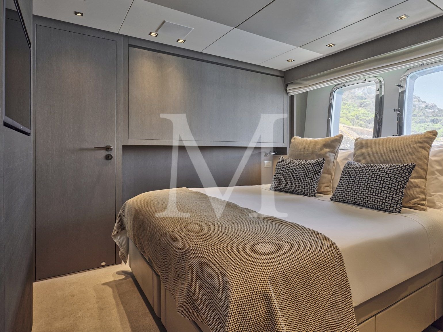 Charter yacht Alein greece guest cabin 2