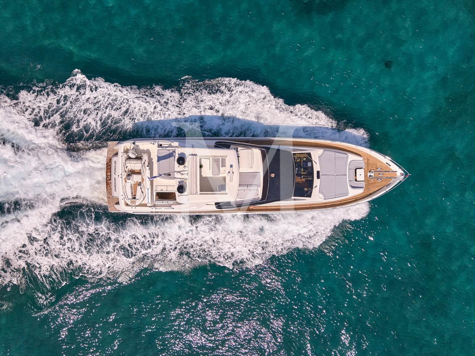 cruising with 24m Ferretti Bon Bon charter greece