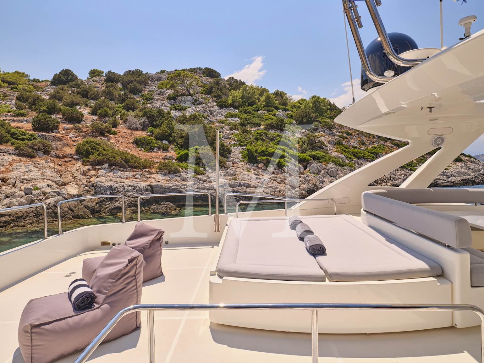 24m Ferretti Bon Bon charter greece fly aft